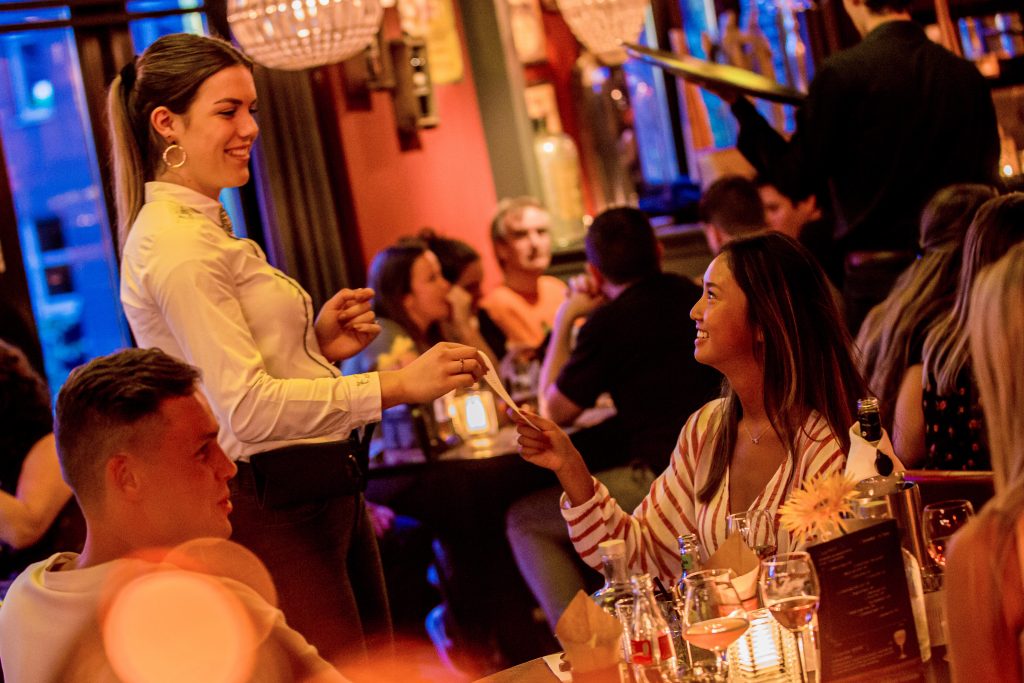 Ontdek de voordelen van werken bij 't Zusje en solliciteer direct op jouw droombaan in de horeca.